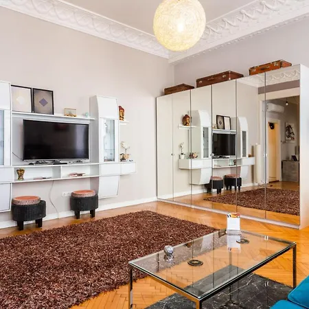 Sleep'N Budapest Apartment