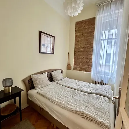 Apartment Sleep'N Budapest Apartment *