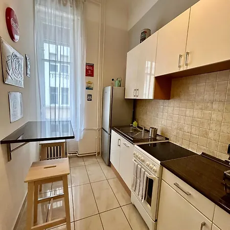 Sleep'N Budapest Apartment *